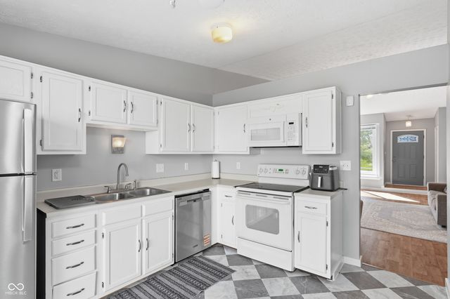 652 Southridge Court, Westfield, IN 46074