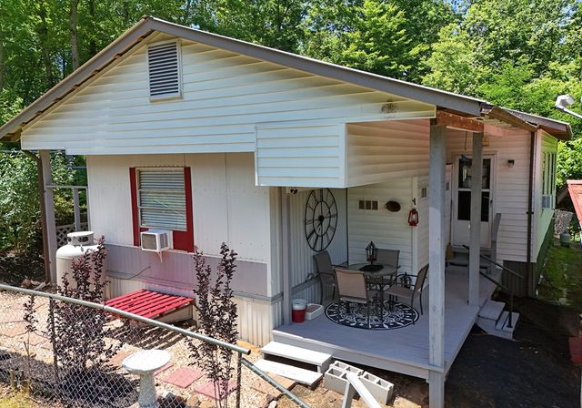 1066 Konahetah Road, Hiawassee, GA 30546
