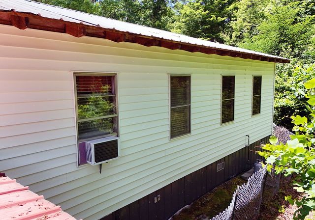 1066 Konahetah Road, Hiawassee, GA 30546