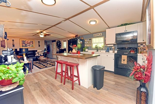 1066 Konahetah Road, Hiawassee, GA 30546