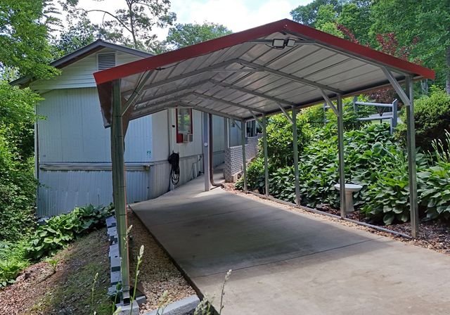 1066 Konahetah Road, Hiawassee, GA 30546