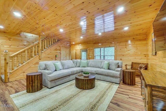 2178 Bear Haven Way, Sevierville, TN 37876