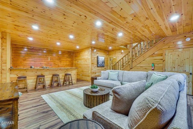 2178 Bear Haven Way, Sevierville, TN 37876