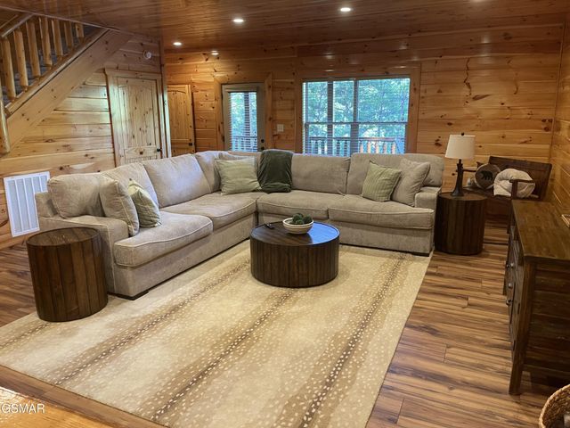 2178 Bear Haven Way, Sevierville, TN 37876
