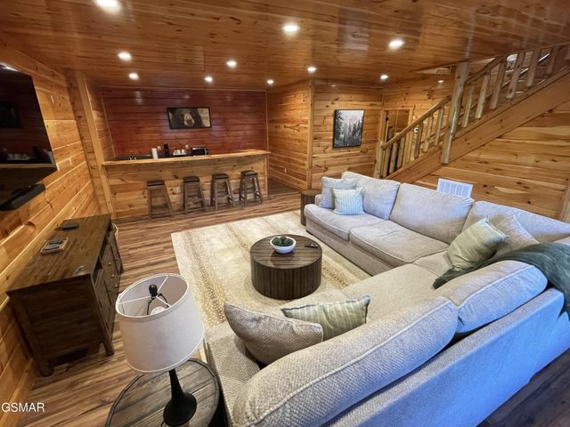 2178 Bear Haven Way, Sevierville, TN 37876