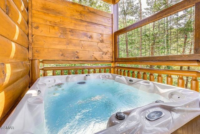 2178 Bear Haven Way, Sevierville, TN 37876