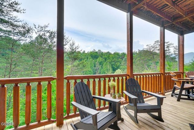 2178 Bear Haven Way, Sevierville, TN 37876