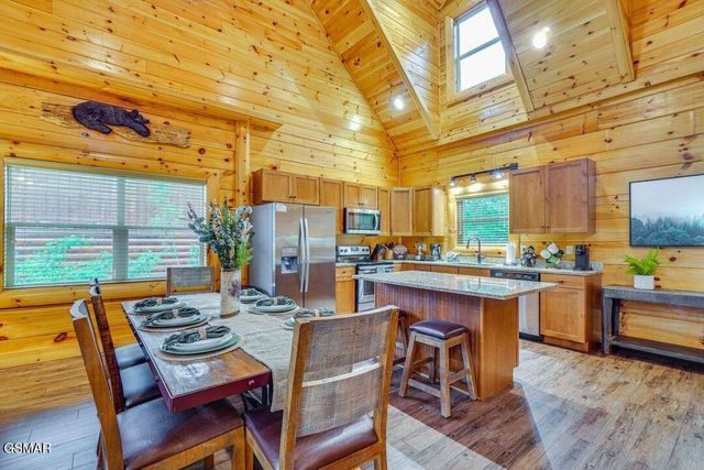 2178 Bear Haven Way, Sevierville, TN 37876
