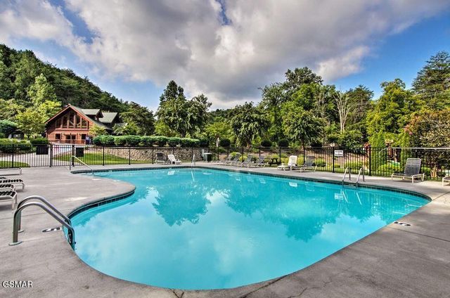 2178 Bear Haven Way, Sevierville, TN 37876