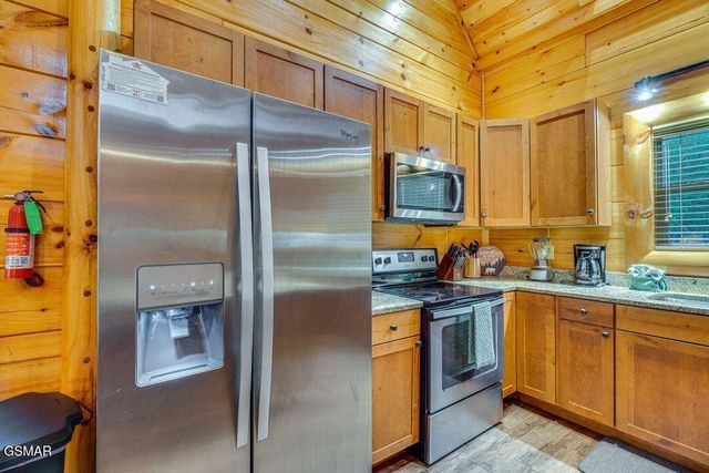 2178 Bear Haven Way, Sevierville, TN 37876