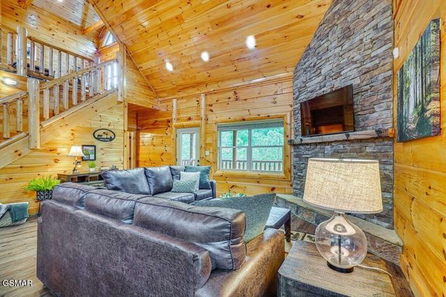2178 Bear Haven Way, Sevierville, TN 37876