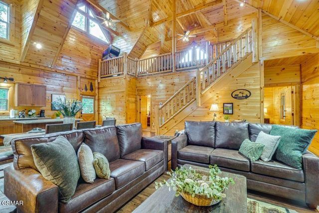 2178 Bear Haven Way, Sevierville, TN 37876