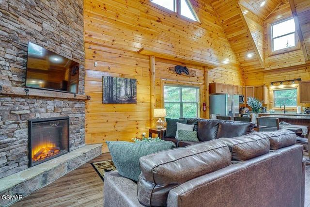 2178 Bear Haven Way, Sevierville, TN 37876