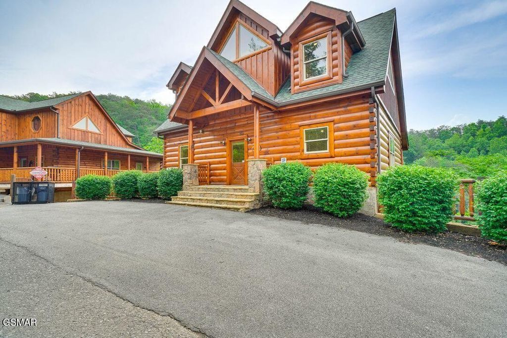 2178 Bear Haven Way, Sevierville, TN 37876
