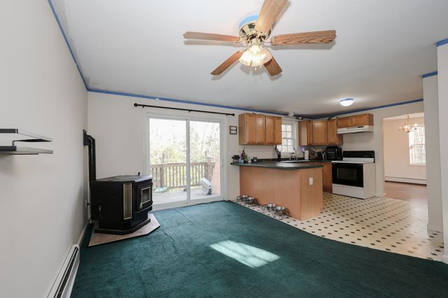 57 Lyndsey Lane, Weare, NH 03281