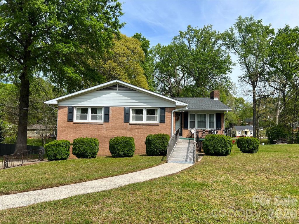 1004 Hoke Street, Kannapolis, NC 28081