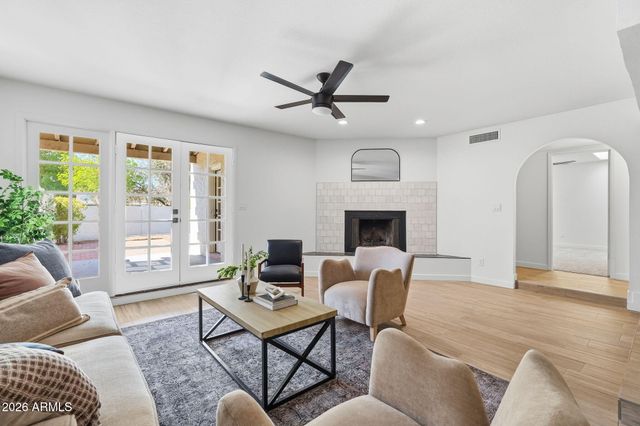 4017 E DAHLIA Drive, Phoenix, AZ 85032