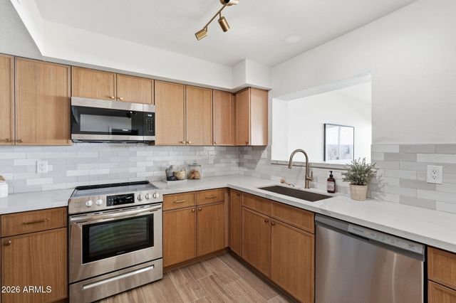 4017 E DAHLIA Drive, Phoenix, AZ 85032