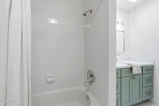 4017 E DAHLIA Drive, Phoenix, AZ 85032