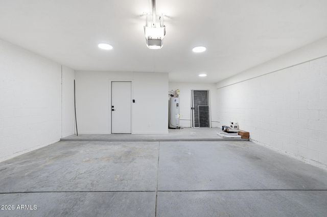 4017 E DAHLIA Drive, Phoenix, AZ 85032