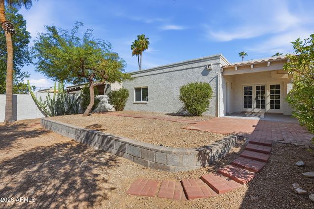 4017 E DAHLIA Drive, Phoenix, AZ 85032