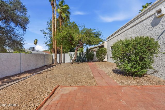4017 E DAHLIA Drive, Phoenix, AZ 85032