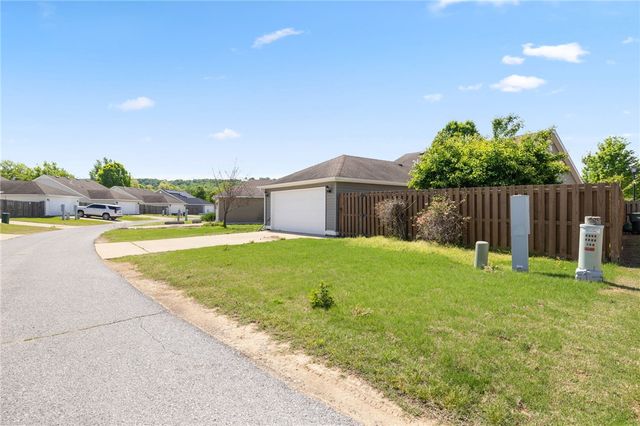 4394 W Sweetgum Lane, Fayetteville, AR 72704