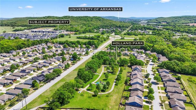 4394 W Sweetgum Lane, Fayetteville, AR 72704