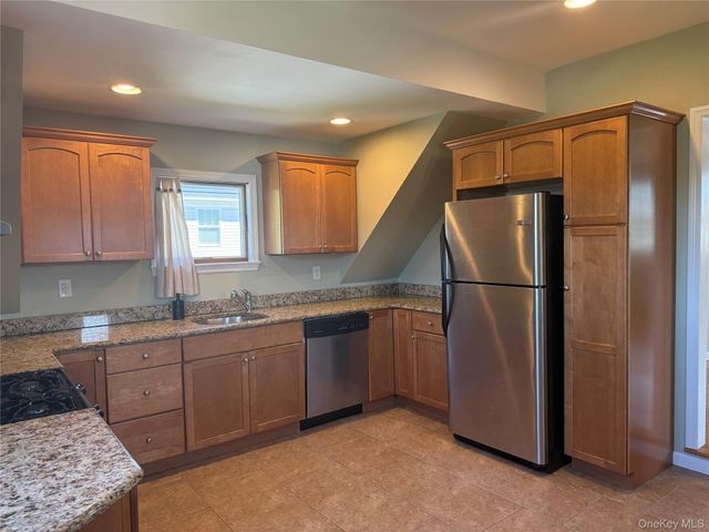 57 Prospect Street A, Babylon, NY 11702