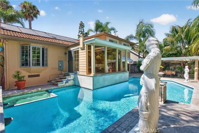 2740 Cardinal Drive, Costa Mesa, CA 92626