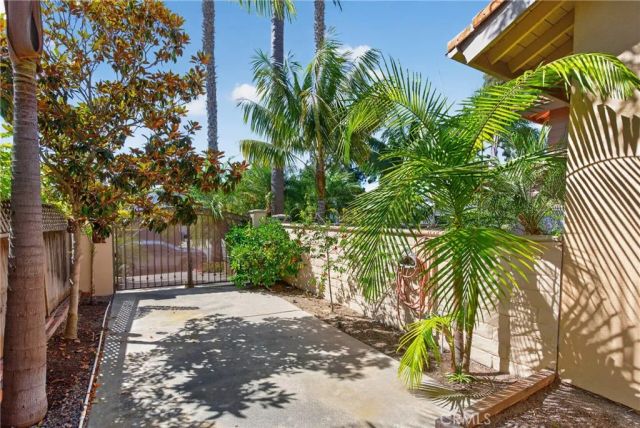 2740 Cardinal Drive, Costa Mesa, CA 92626