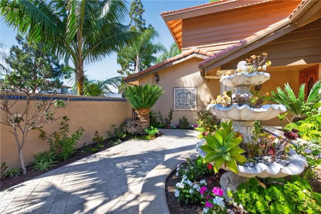 2740 Cardinal Drive, Costa Mesa, CA 92626