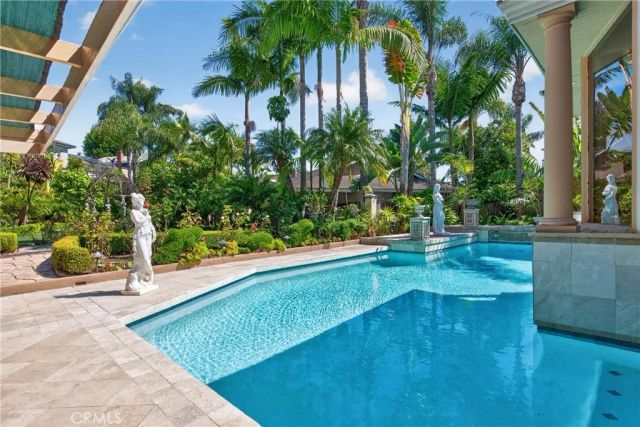 2740 Cardinal Drive, Costa Mesa, CA 92626