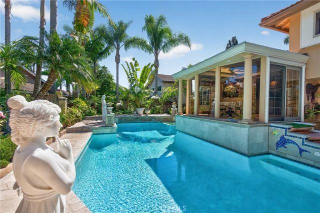 2740 Cardinal Drive, Costa Mesa, CA 92626