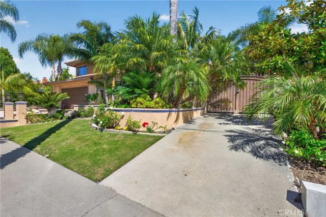 2740 Cardinal Drive, Costa Mesa, CA 92626