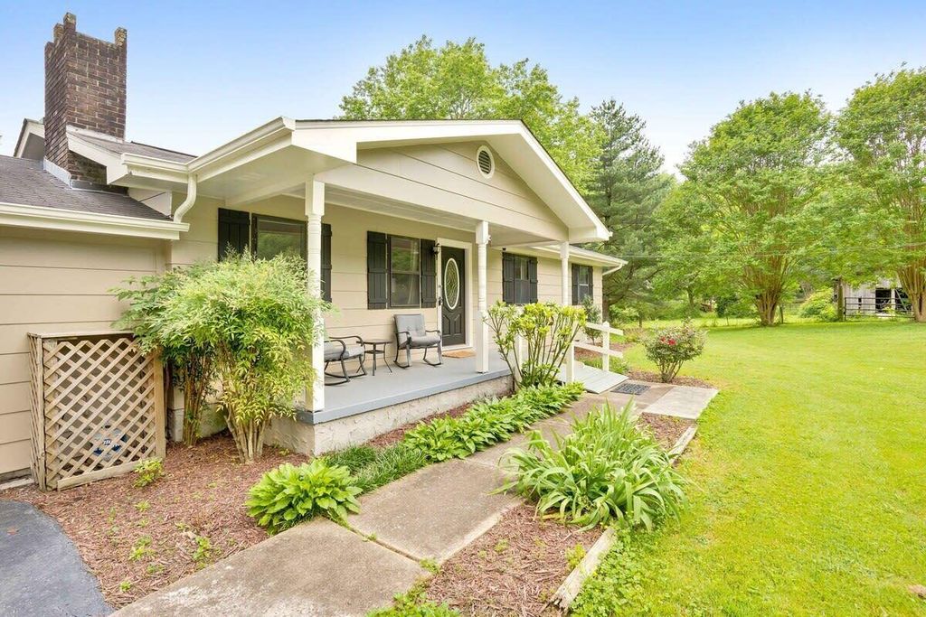 404 Keller Road, Rossville, GA 30741