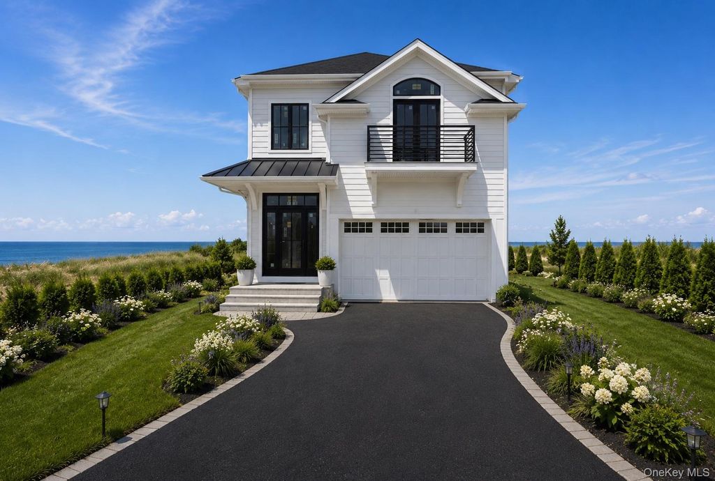 33A Bayville Avenue, Bayville, NY 11709