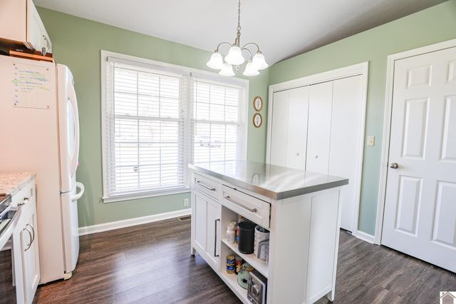 6955 Lindview Dr, Paducah, KY 42001