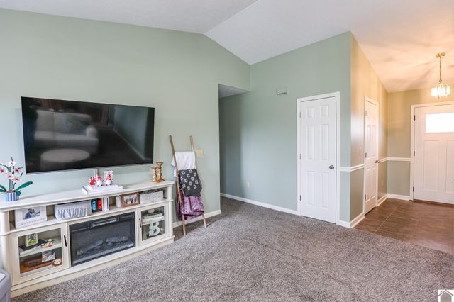 6955 Lindview Dr, Paducah, KY 42001