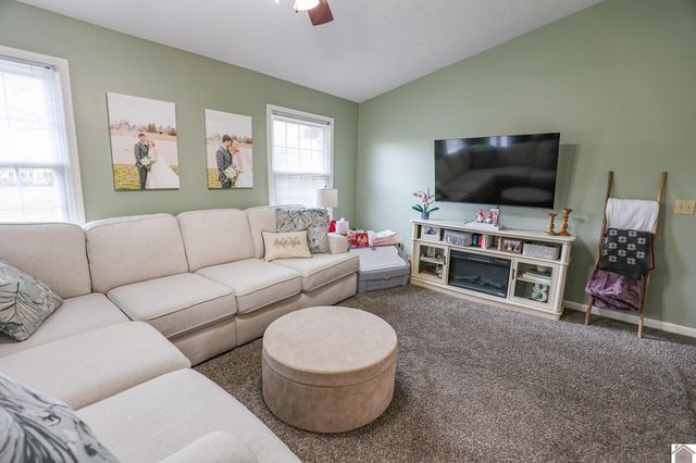 6955 Lindview Dr, Paducah, KY 42001