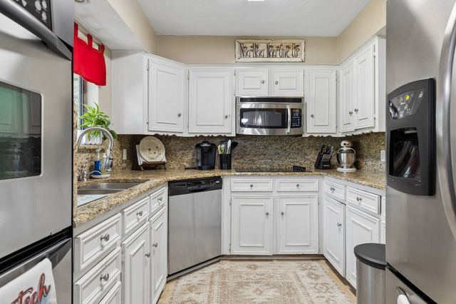 17 Hillside Drive, Fate, TX 75087