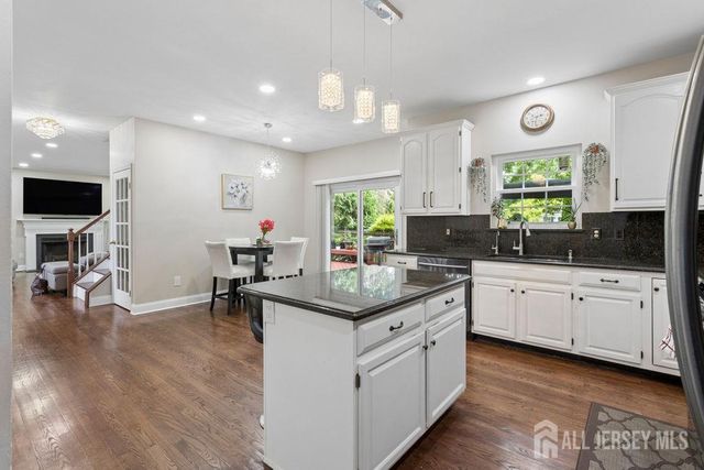30 Larkspur Drive, South Brunswick, NJ 08810