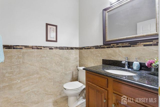 30 Larkspur Drive, South Brunswick, NJ 08810