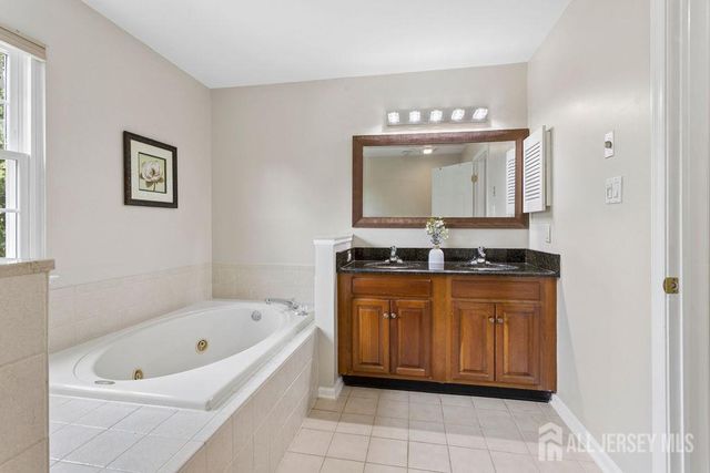 30 Larkspur Drive, South Brunswick, NJ 08810
