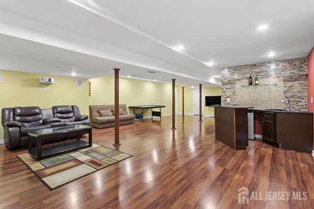 30 Larkspur Drive, South Brunswick, NJ 08810