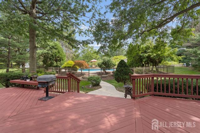 30 Larkspur Drive, South Brunswick, NJ 08810