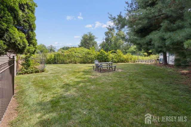 30 Larkspur Drive, South Brunswick, NJ 08810
