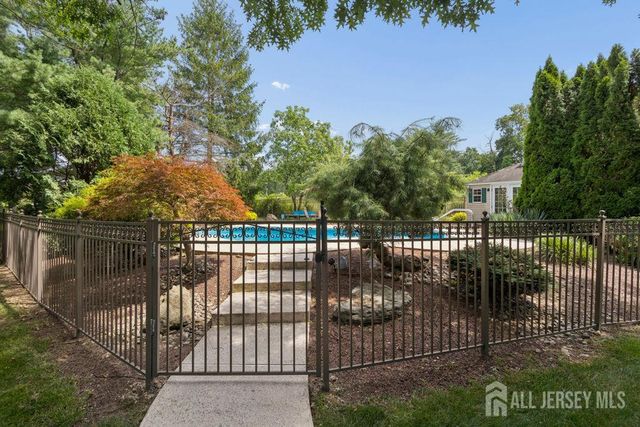 30 Larkspur Drive, South Brunswick, NJ 08810