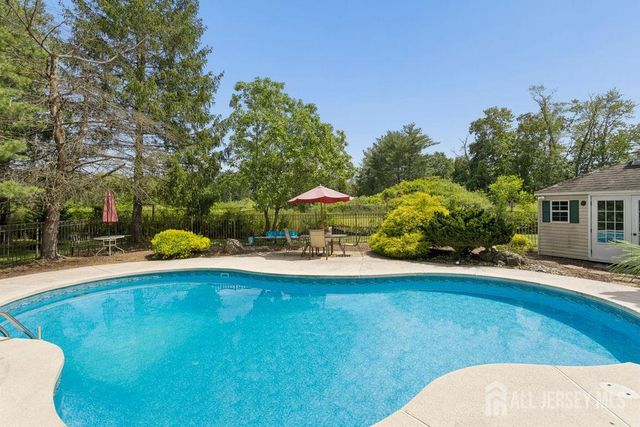 30 Larkspur Drive, South Brunswick, NJ 08810