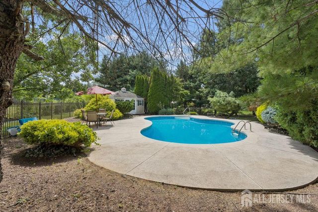 30 Larkspur Drive, South Brunswick, NJ 08810